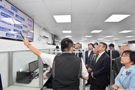 2024年5月24日行政院長卓榮泰視察「165反詐騙諮詢專線」