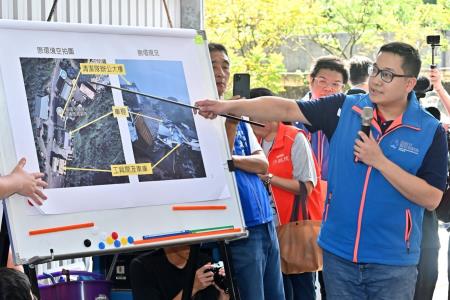 卓院長今（6）日視察「基隆市環保局相關設施受損情形」照片共5張