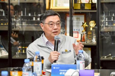 2026年5月5日行政院長卓榮泰參訪千里眼精密部件股份有限公司 　共7張