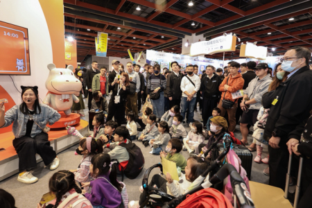 2026年2月5日行政院長卓榮泰參觀2026年第34屆台北國際書展 　共11張