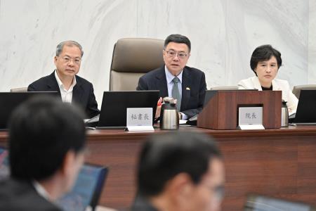 2024年11月11日行政院長卓榮泰主持113年第5次治安會報S__110215432_0 　共7張