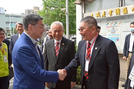 2025年4月19日行政院長卓榮泰出席新北場次產業座談會_3　共10張