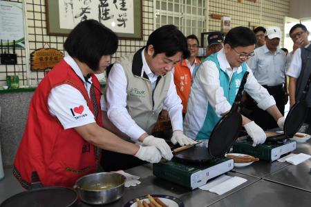 1070805賴清德院長參訪佳芳茶園-4　共10張