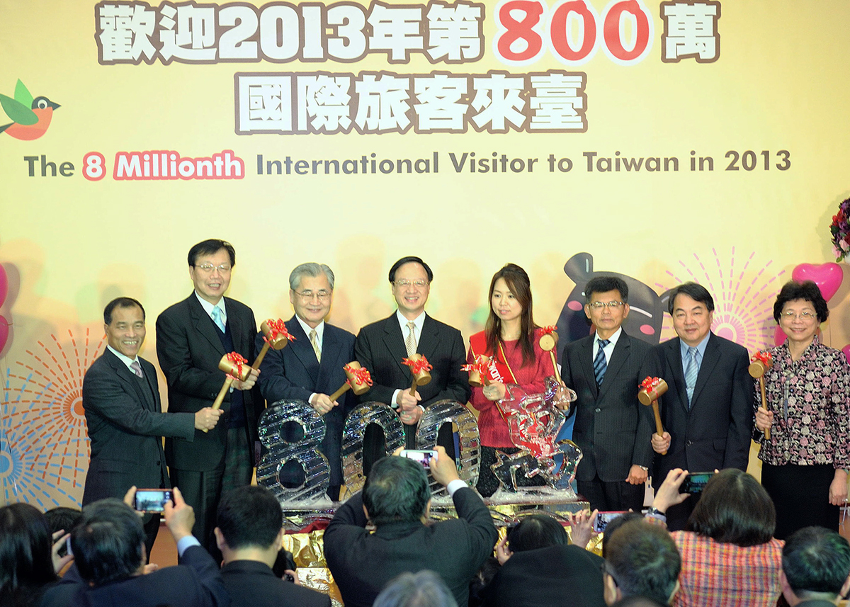 江揆：102年來臺旅客破800萬人次 期許今年再創紀錄 　共2張