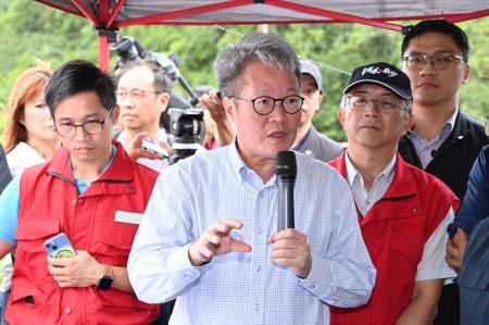 2025年11月12日行政院長卓榮泰視察蘇澳溪分洪工程　共9張