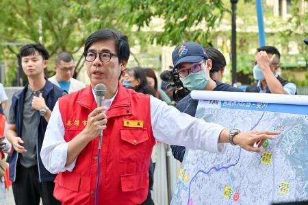 2024年8月2日行政院長卓榮泰視察高雄地區滯洪池成效及淹水復原情形