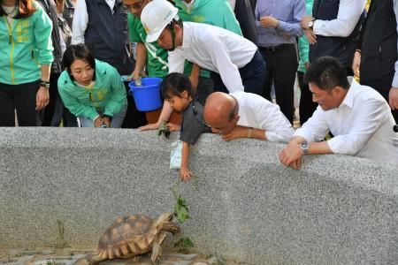 院長視察新竹市立動物園-1 　共7張