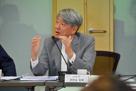 2025年4月13日行政院長卓榮泰出席高雄產業座談會_4 　共10張