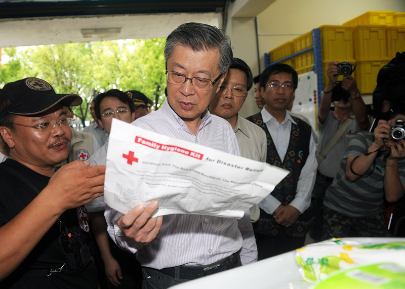 陳院長視察高雄市鳳山牛稠埔營區備災中心 　共1張