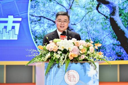 2025年9月15日行政院長卓榮泰出席「第33屆中華建築金石獎」頒獎典禮。　共6張