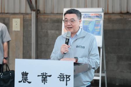 2026年10月29日行政院長卓榮泰視察花蓮漁港儲冰廠及冰凍庫新建工程規劃辦理情形 　共6張