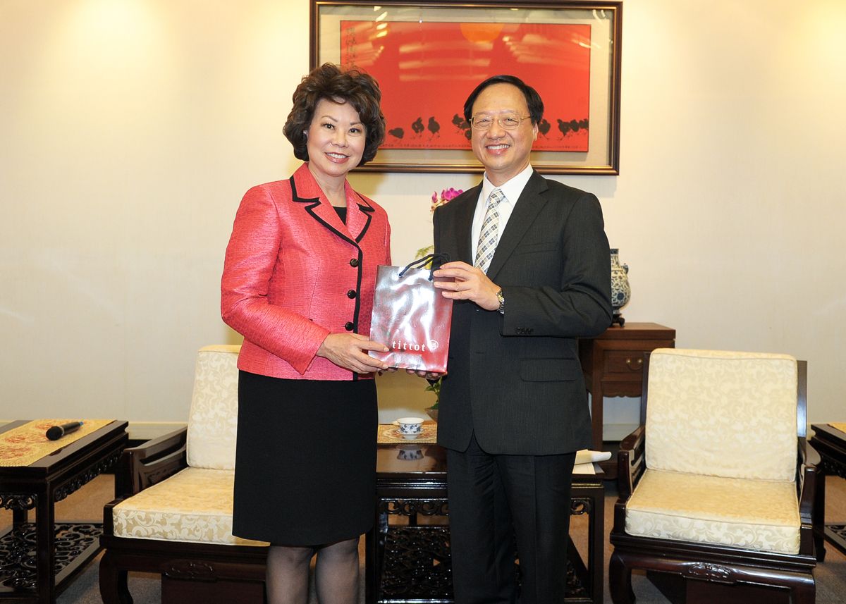 江揆接見美國前勞工部長趙小蘭 　共1張