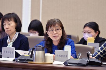 2026年9月23日行政院副院長鄭麗君主持第100次消費者保護會 　共5張