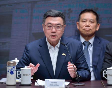 2025年4月4日行政院長卓榮泰出席「因應美國關稅 我國出口供應鏈支持方案」記者會 　共11張