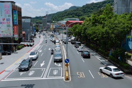 2024年6月29日行政院長卓榮泰視察永續提升人行安全計畫改善成果。