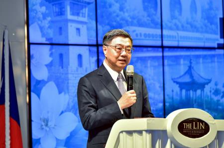 2026年7月15日行政院長卓榮泰出席亞洲台灣商會聯合總會第33屆第3次理監事聯席會議開幕典禮 　共4張