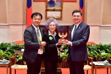 2026年3月30日行政院長卓榮泰接見「泰國台泰國會議員友好協會顧問團」一行 　共5張