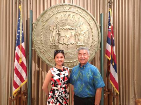 Kolas發言人前往夏威夷州政府，拜會州長David Ige, 並代表政府邀請來台訪問，Ige表示將拜訪台灣。 　共1張