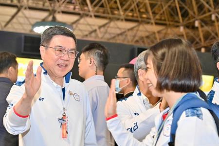 卓院長今（19）日歡送參加2024巴黎奧運代表團照片 共9張　共9張