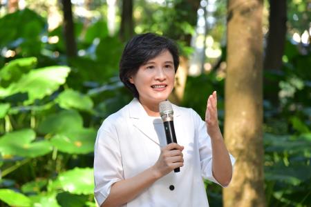 2026年9月8日行政院副院長鄭麗君出席「國土綠蔭-毛柿宴」活動 　共6張