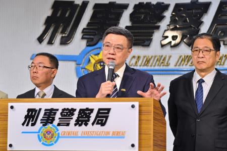 卓院長今(27)日出席「第11波安居緝毒專案」成果記者會照片 共10張