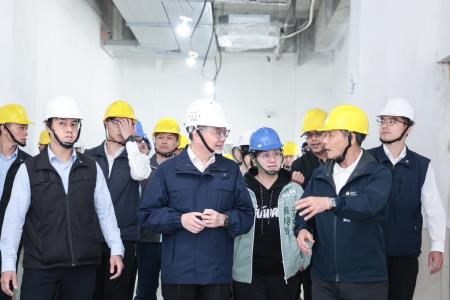 2026年5月1日行政院長卓榮泰視察馬祖酒廠南竿二場新建工程進度 　共5張