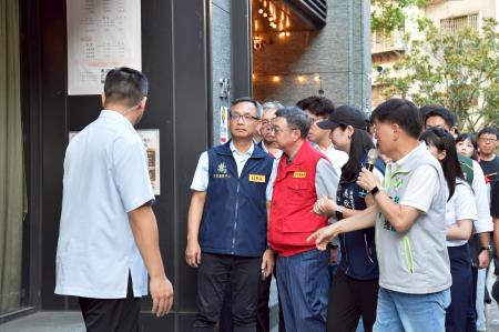 2026年7月9日行政院長卓榮泰視察內湖區金龍路防颱整備情形 　共8張