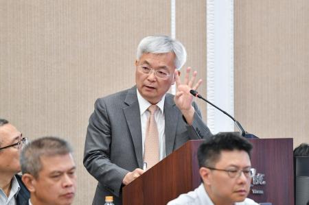 2026年9月10日行政院長卓榮泰主持「行政院115年第4次治安會報」 　共6張