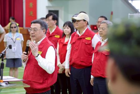 2025年7月15日行政院長卓榮泰出席「2025城鎮韌性（全民防衛動員）演習」臺中場次（急救站及救濟站作業演練） 　共7張
