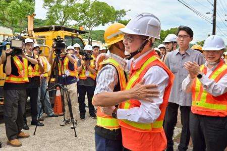 卓院長今（25）日視察「台電公司桃園區處穩定供電作業」照片 共9張　共9張
