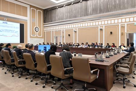 2026年3月4日行政院副院長鄭麗君主持行政院穩定物價小組第102次會議　共1張