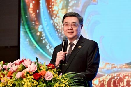 行政院長卓榮泰出席114年鳳凰獎楷模表揚典禮　共8張