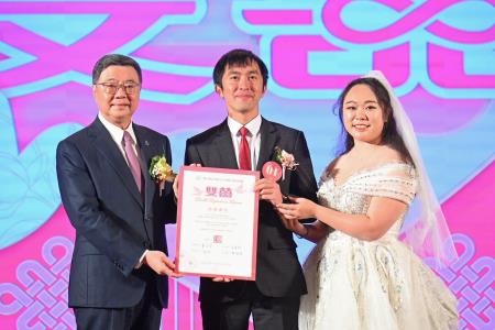 2026年10月3日行政院長卓榮泰出席「台電公司115年職工聯合婚禮」 　共9張