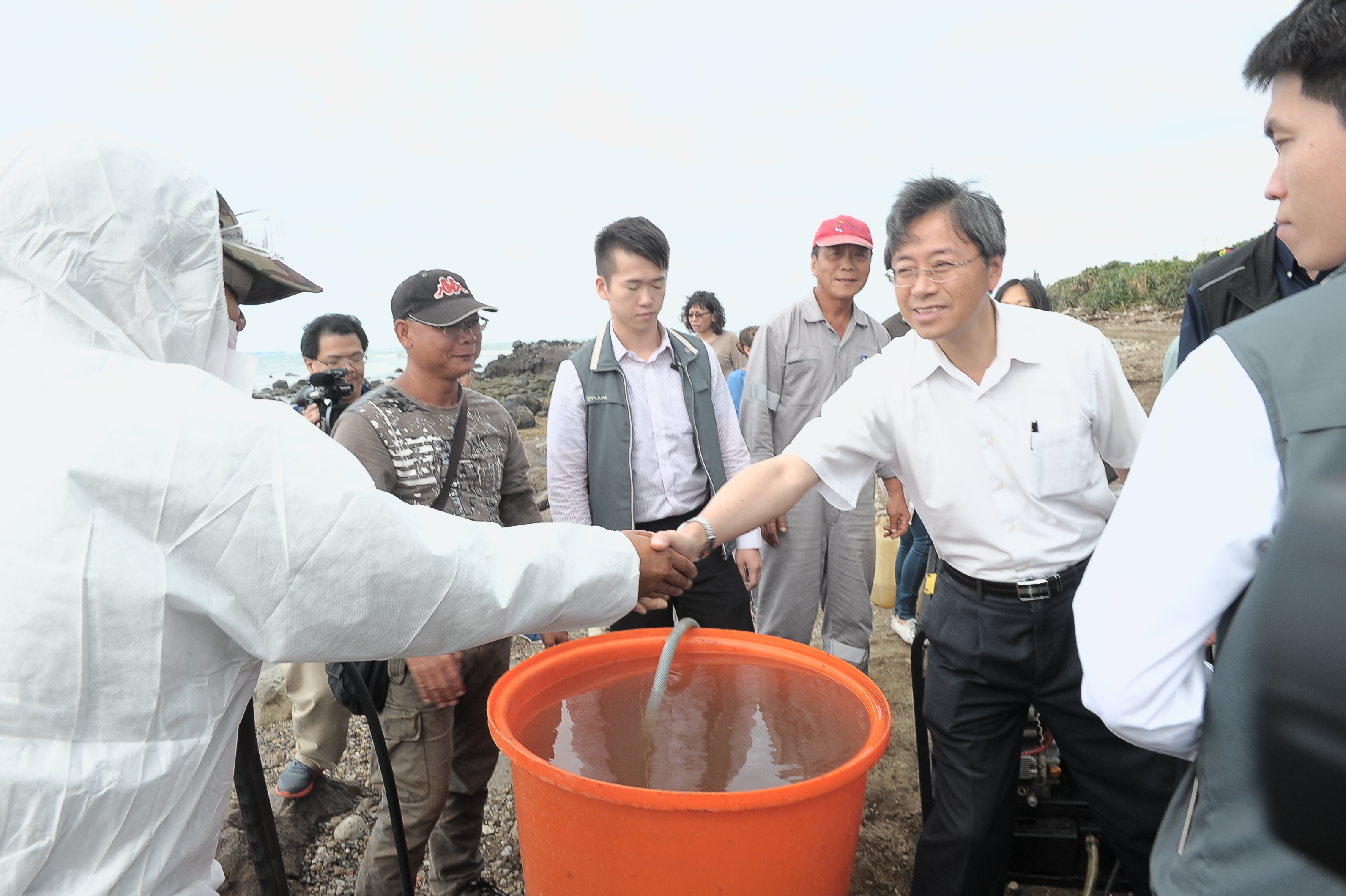 張揆：德翔臺北輪浮揚拆除作業時效第一 請相關單位備妥防颱應變計畫 　共5張