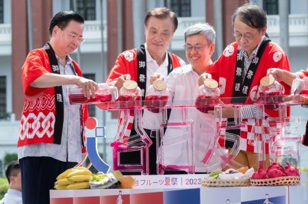 2023年8月26日行政院長陳建仁出席「2023台日水果夏祭」開幕式。