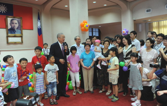 吳揆參加行政院同仁親子活動 　共1張
