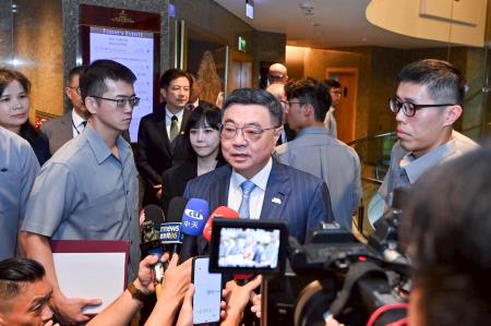 2026年7月1日行政院長卓榮泰出席【金融競爭力論壇-前瞻亞資中心2.0】 　共5張