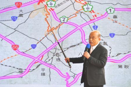 2022年1月9日_1行政院長蘇貞昌出席「國道2號大園交流道至台15線新闢高速公路工程」通車典禮 _3_