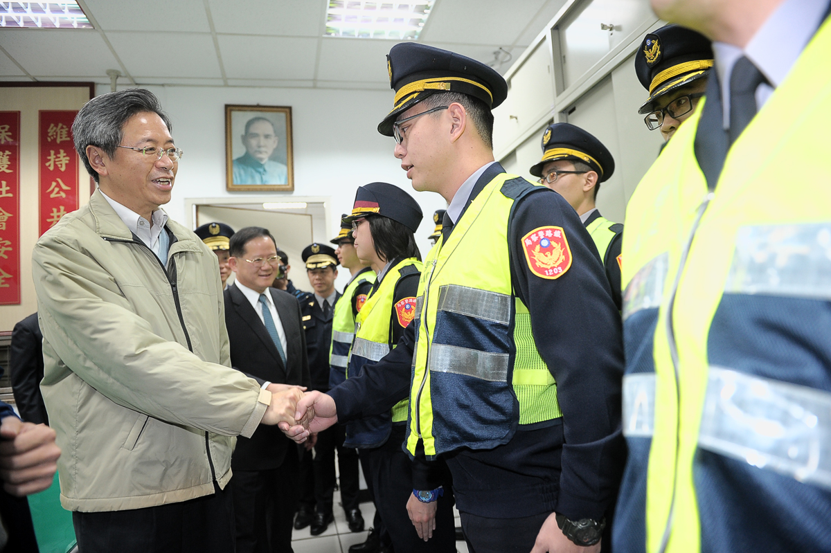 張揆感謝春節疏運相關工作人員 期勉即時處理突發狀況讓民眾平安返鄉