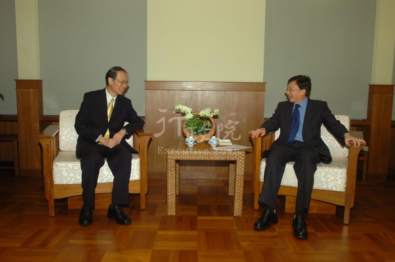 劉兆玄院長接見新任駐越南代表梁英斌、瓜地馬拉大使孫大成 共2張 　共2張