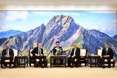 2024年4月17日行政院長陳建仁接見科索沃跨黨派國會議員訪問團_240417_5_0　共9張