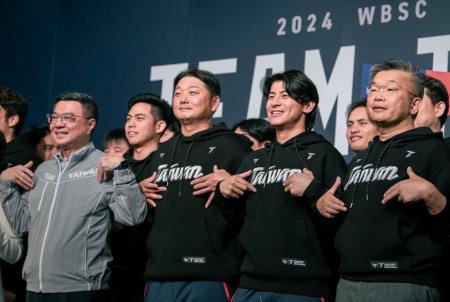 2024年11月26日行政院長卓榮泰出席2024世界12強棒球賽代表隊返國餐會　共15張