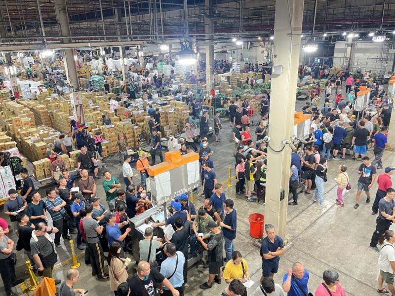 臺北果菜批發市場拍賣情形 　共1張