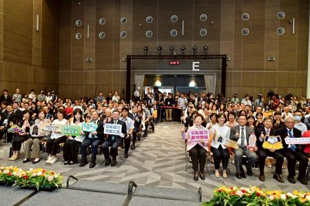 卓院長今(4)日出席114年民間參與公共建設招商大會照片 共6張_6 　共6張