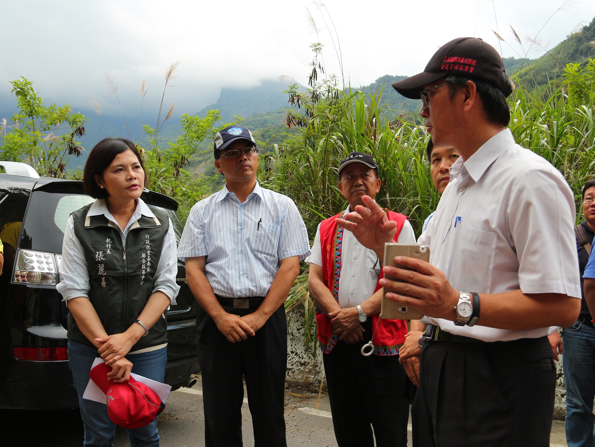 阿里山危橋邊坡重建工程、女老師遭落石擊中不治案,張麗善執行長昨(2)日連續會勘。